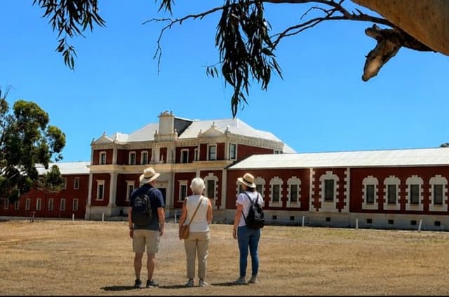 Private Wheatbelt & Historic New Norcia Day Tour From Perth