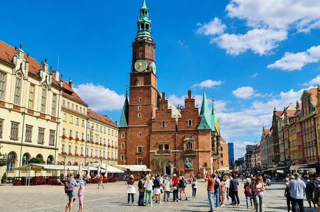 Wroclaw Private Guided Tour SHORT AND PROFESSIONAL. 2 pcs., 1 - 9 pers.