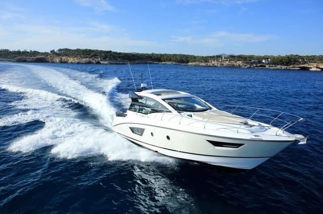 Luxury Yacht Charter Explore Banderas Bay