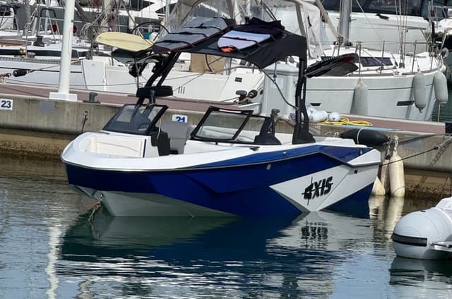 Private Wakesurf, Wakeboard & Boat Experience – Saint-Tropez