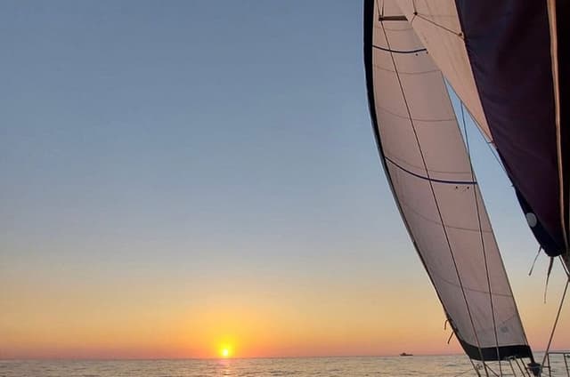 Shared Long(7H) Sunset Sailing Tour &Dinner Gourmet in Capo Gallo