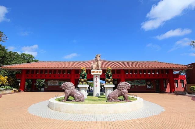 Okinawa Sightseeing Bus Tour