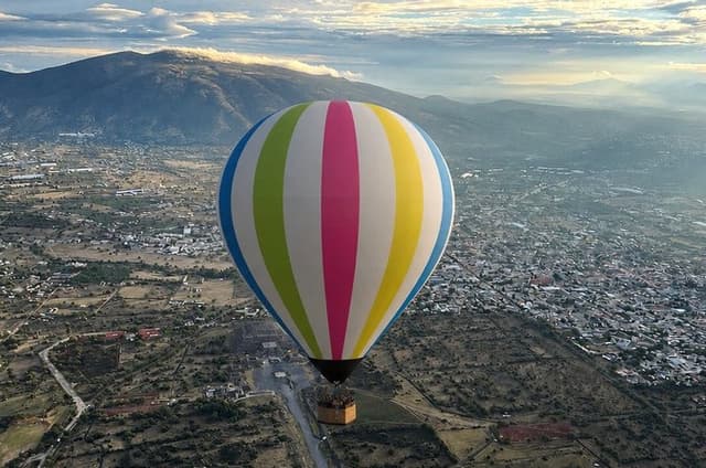 CDMX : Balloon Flight + Cave Breakfast + Round Trip