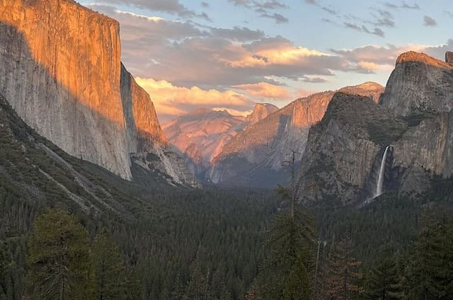 Discover Yosemite National Park: A Self-Guided Tour