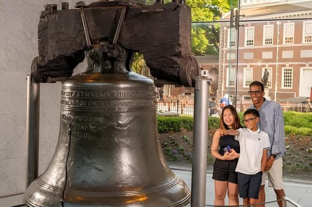 Custom History Tour of Philadelphia with a Private Tour Guide