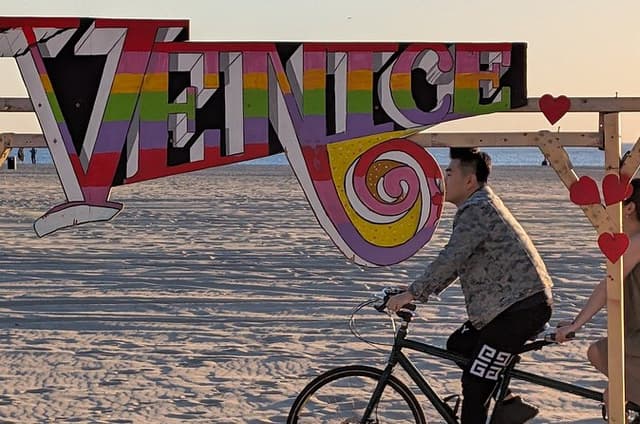 Santa Monica Walking Tour