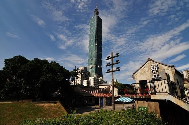 Cable Car Adventure & Hidden Village Nature Walk