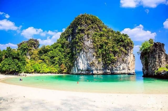Private Krabi Islands Speedboat Tour with Snorkeling from Phuket