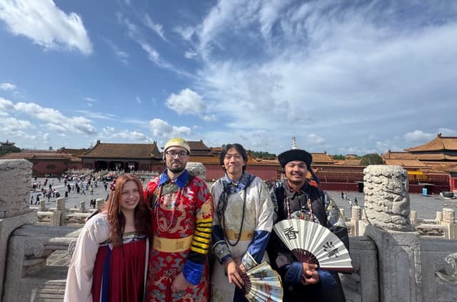 Forbidden City Private Walking Tour with Optional Sights