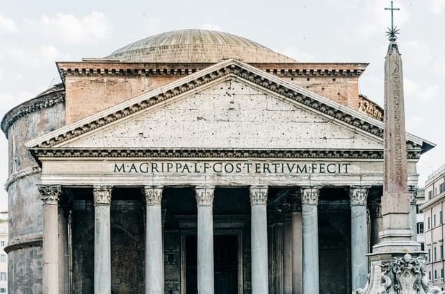 Private Raphael Walking Tour in Rome with Pantheon and Churches
