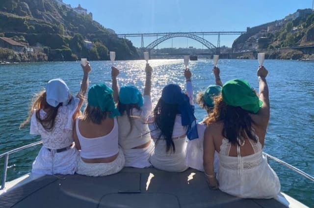 Exclusive private cruise in Porto with Porto wine