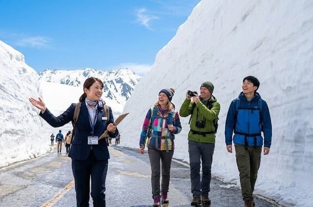 Toyama 6hr Private Tour with Government Licensed Guide