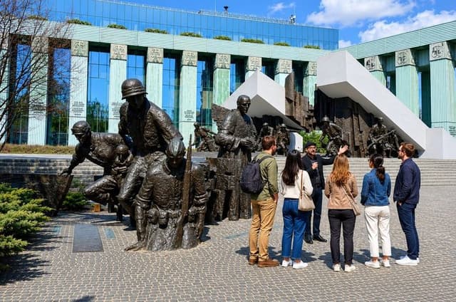Warsaw in World War 2 Walking Tour