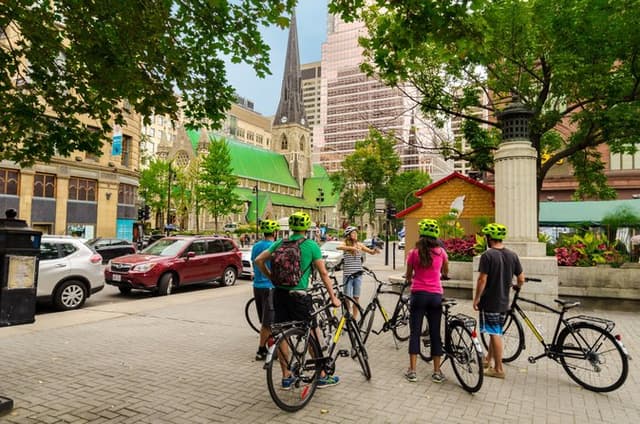 Bike/E-bike Tour: Montreal’s hidden treasures with beer or wine