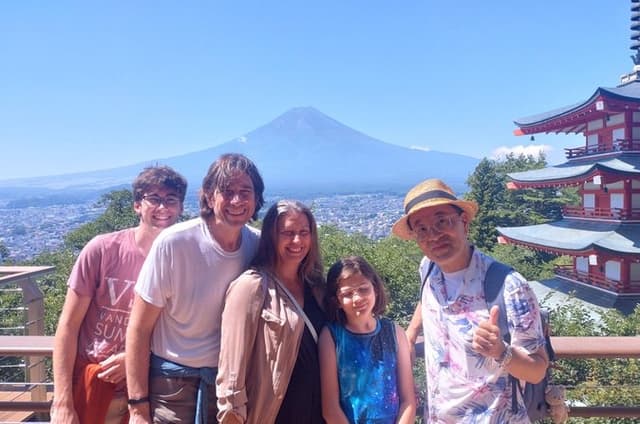 Mt. Fuji Five Lakes Private Car Tour with Licensed Guide