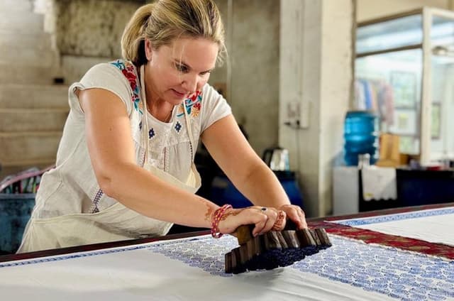 Jaipur Shopping Tour with Block Printing & Stone Work Workshop
