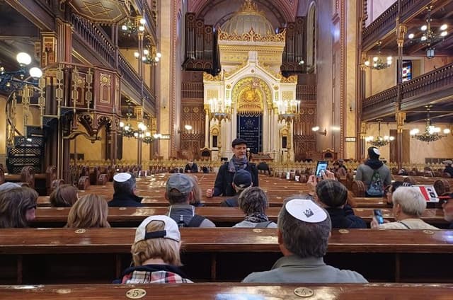 Budapest Dohany, Heroes', Rumbach synagogues & Jewish Ghetto Tour
