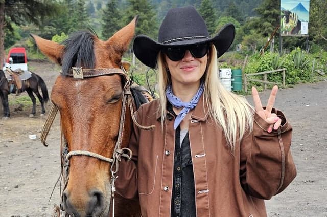Epic Pacaya Volcano Horseback Tour w/ Pizza & Marshmallows