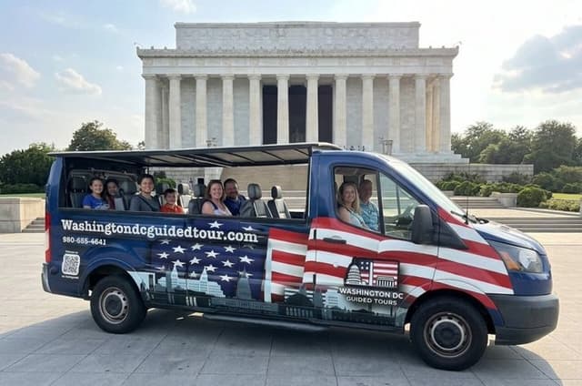 Washington DC History Open Air Sightseeing Guided Tour with Stops