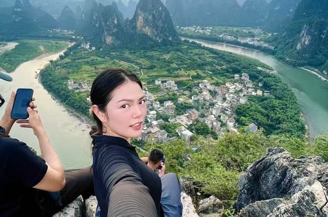 Yangshuo Sunset at Xianggong Hill and Yulong River Bamboo Rafting