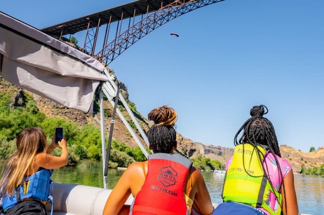 Scenic Boat Tour to Pillar Falls in Twin Falls, Idaho