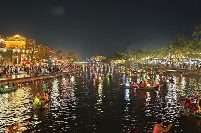 PRIVATETOUR Marble Mountain-Caves &HoiAn City-Lantern Boat Ride