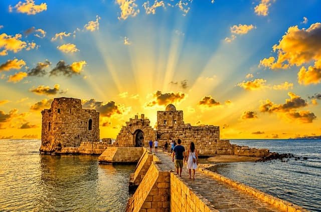 Sidon, Tyre & Maghdouche Small Group Tour with Lunch from Beirut