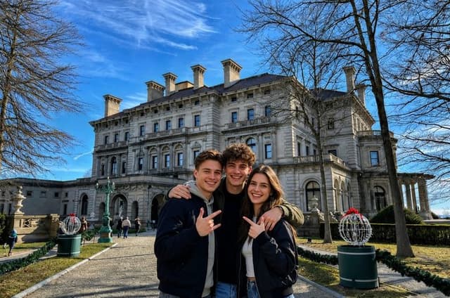 Boston to Newport: Breakers, Marble House Small Group Max 12 Tour
