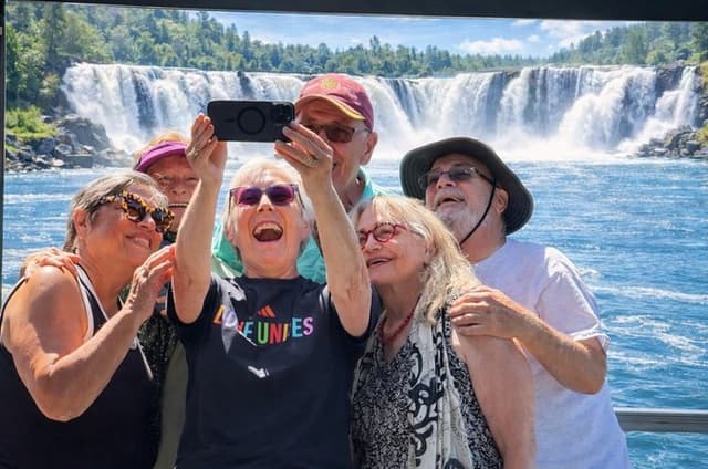 Scenic 2-Hour Private River Cruise to the Willamette Falls!