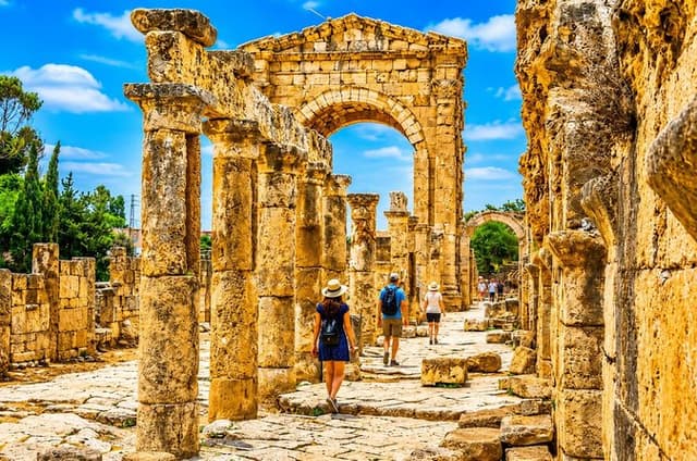 Private Tour of Phoenician Sidon Tyre and Maghdouche
