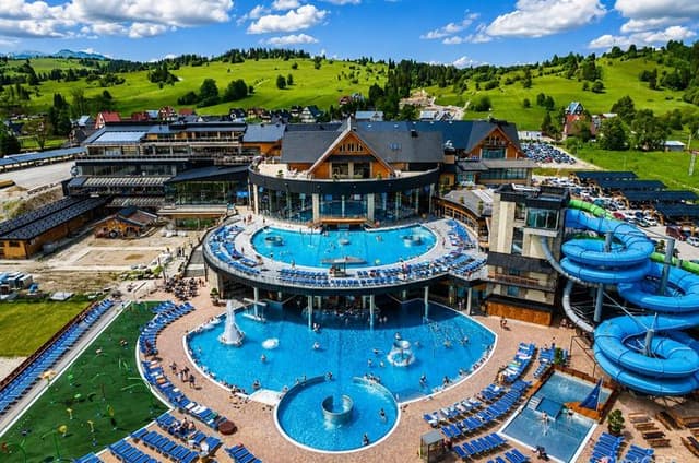 Krakow: Zakopane Cable Car, Vodka Tasting & Thermal Baths Tour