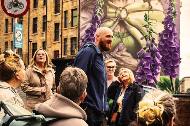 History of Glasgow Walking Tour With A Comedian