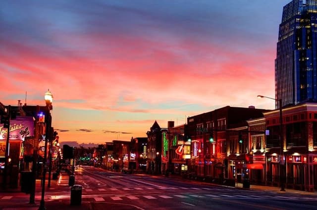 Ghosts of Nashville: Family-Friendly Ghost & History Tour