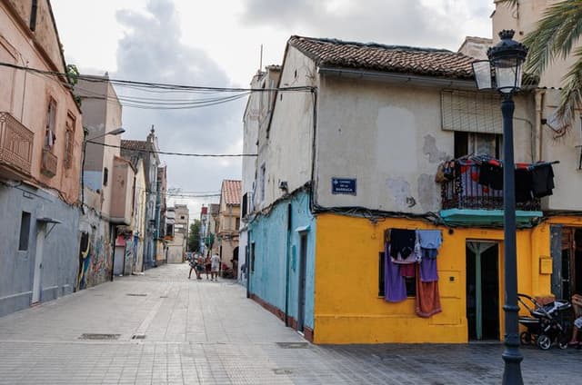 Cabañal Heritage & Bohemian Shore Tour