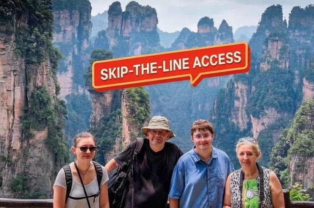 2-Day Private Tour to Mt.AVATAR & Glass Bridge & Mt.Tianmen