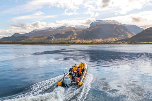 1 Hour Loch Safari Tour in Fort William
