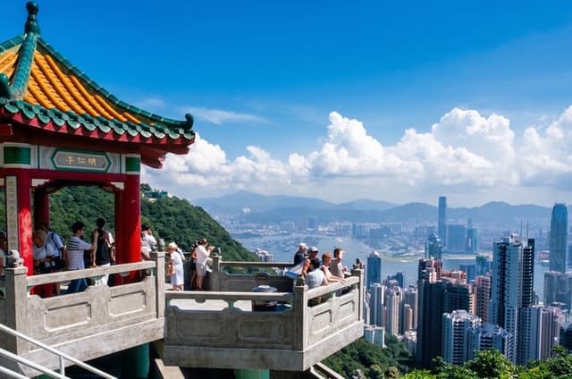 Hong Kong Walking Tour: 6-hrs Landmarks & Highlights with Lunch