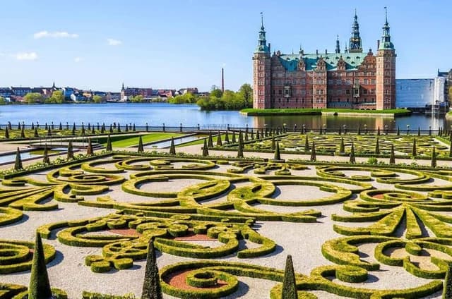 Copenhagen North Zealand Castles Private Tour