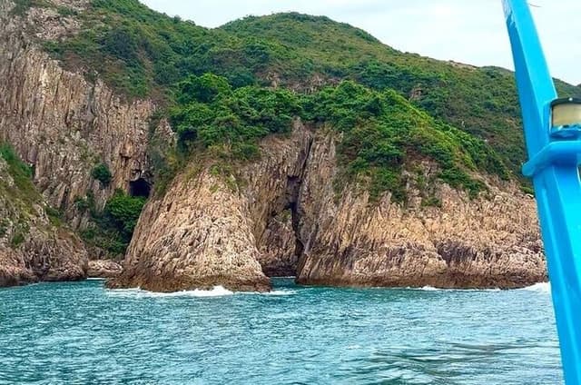 Hong Kong Sharp Island Yacht Tour