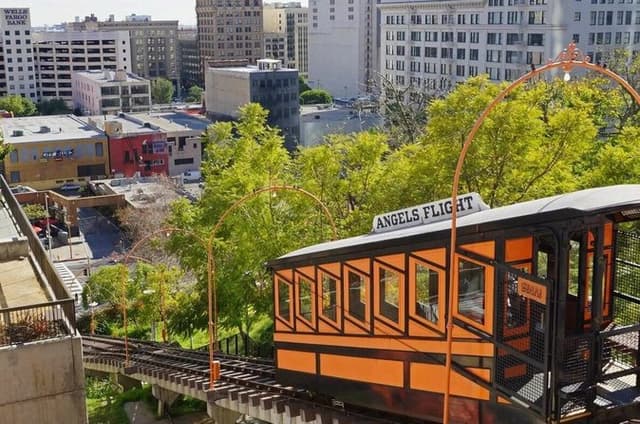 Private LA Walking Tour: Historic and Modern Landmarks