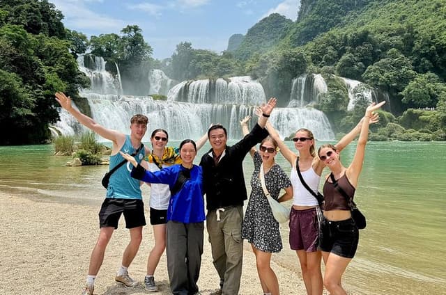 Cao Bang: Ban Gioc Waterfall Day Tour by Motorbike or Car