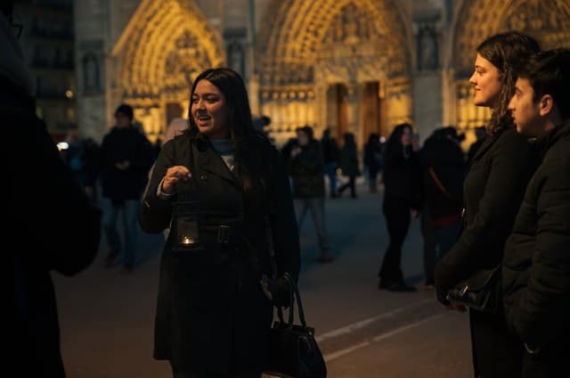Paris Private Evening Tour Ghosts Vampires and Dark Legends