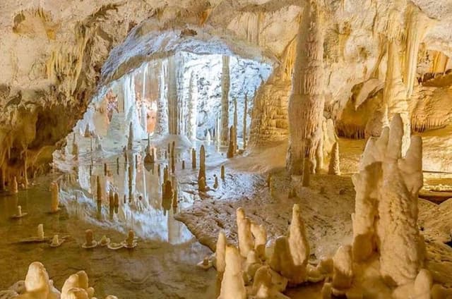 Frasassi Caves Afternoon Escape by Bus