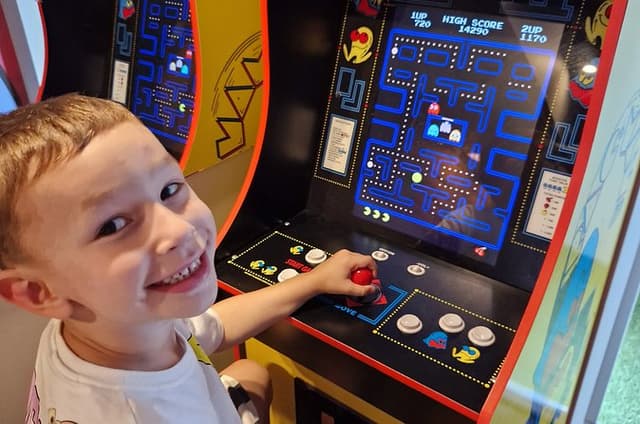2 Hour Private Pinball and Arcade Museum Tour from Krakow