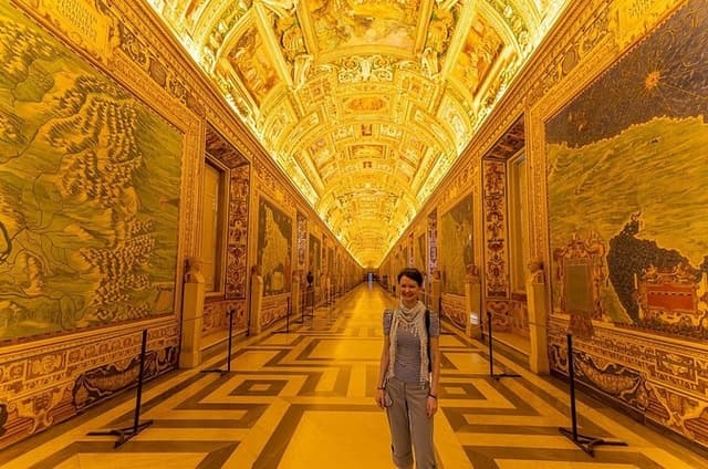 Exclusive First Access Vatican Tour with Skip the Line Basilica