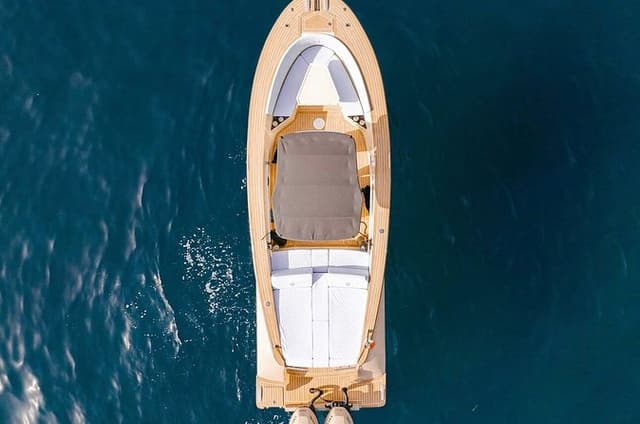 Cascais : Your private boat for 2 hours with welcome drink