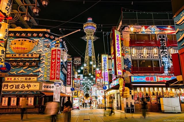 Osaka Food Tour: 20 dishes at 4 Local Eateries