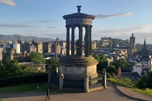 The Ultimate Edinburgh Shore Excursion Taxi and Walking Tour