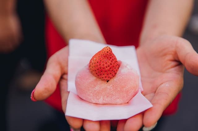 Osaka Retro Streets and Street Food Walking Tour