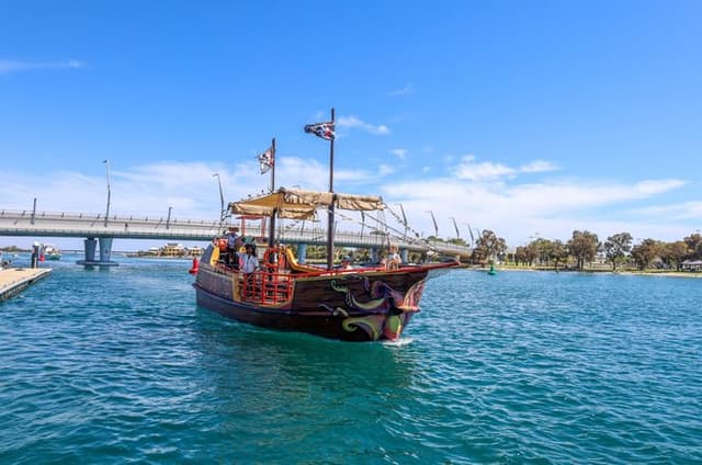 90 Minute Midweek Pirate Ship Scenic Cruise